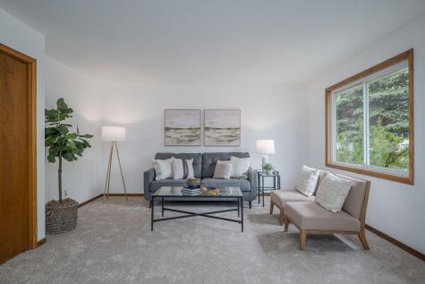 79 6 1/2 Street NW Elk River MN 55330
