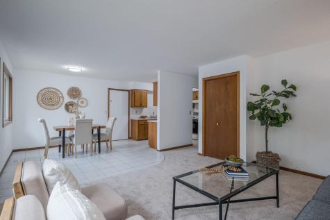 79 6 1/2 Street NW Elk River MN 55330