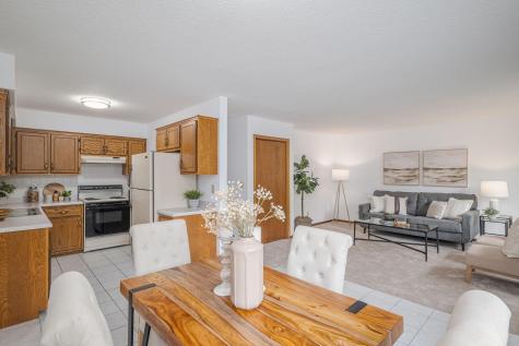 79 6 1/2 Street NW Elk River MN 55330