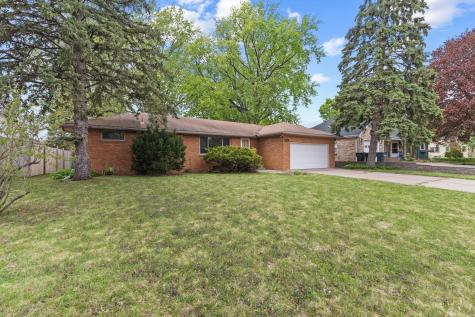 2085 Hamline Avenue N Roseville MN 55113
