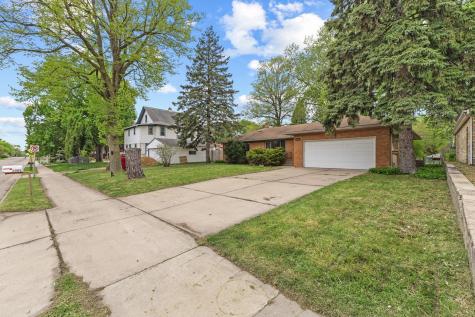 2085 Hamline Avenue N Roseville MN 55113