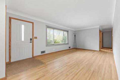 2085 Hamline Avenue N Roseville MN 55113