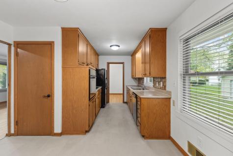 2085 Hamline Avenue N Roseville MN 55113