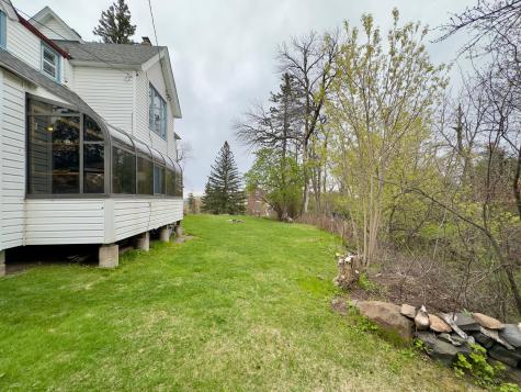 27 S 21st Avenue E Duluth MN 55812