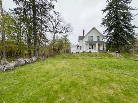 27 S 21st Avenue E Duluth MN 55812
