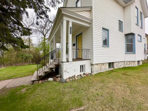 27 S 21st Avenue E Duluth MN 55812