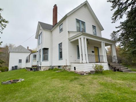 27 S 21st Avenue E Duluth MN 55812