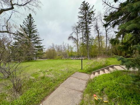 27 S 21st Avenue E Duluth MN 55812