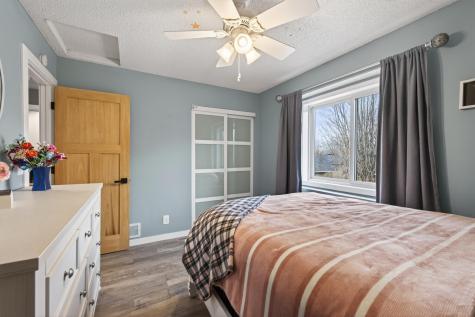 1244 Granada Circle N Oakdale MN 55128