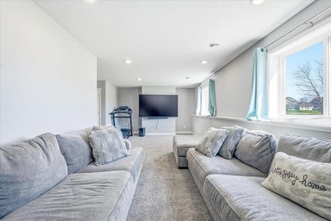 11829 71st Street NE Albertville MN 55301