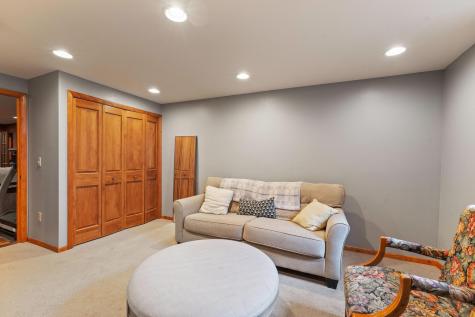 9024 47 1/2 Avenue N New Hope MN 55428