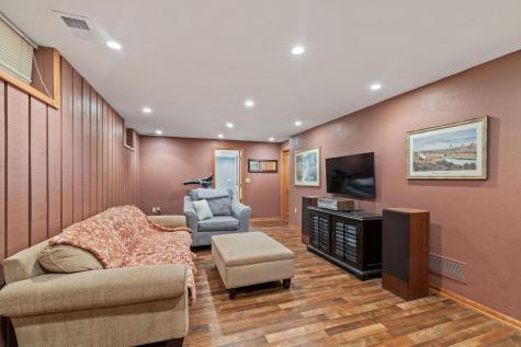 9024 47 1/2 Avenue N New Hope MN 55428