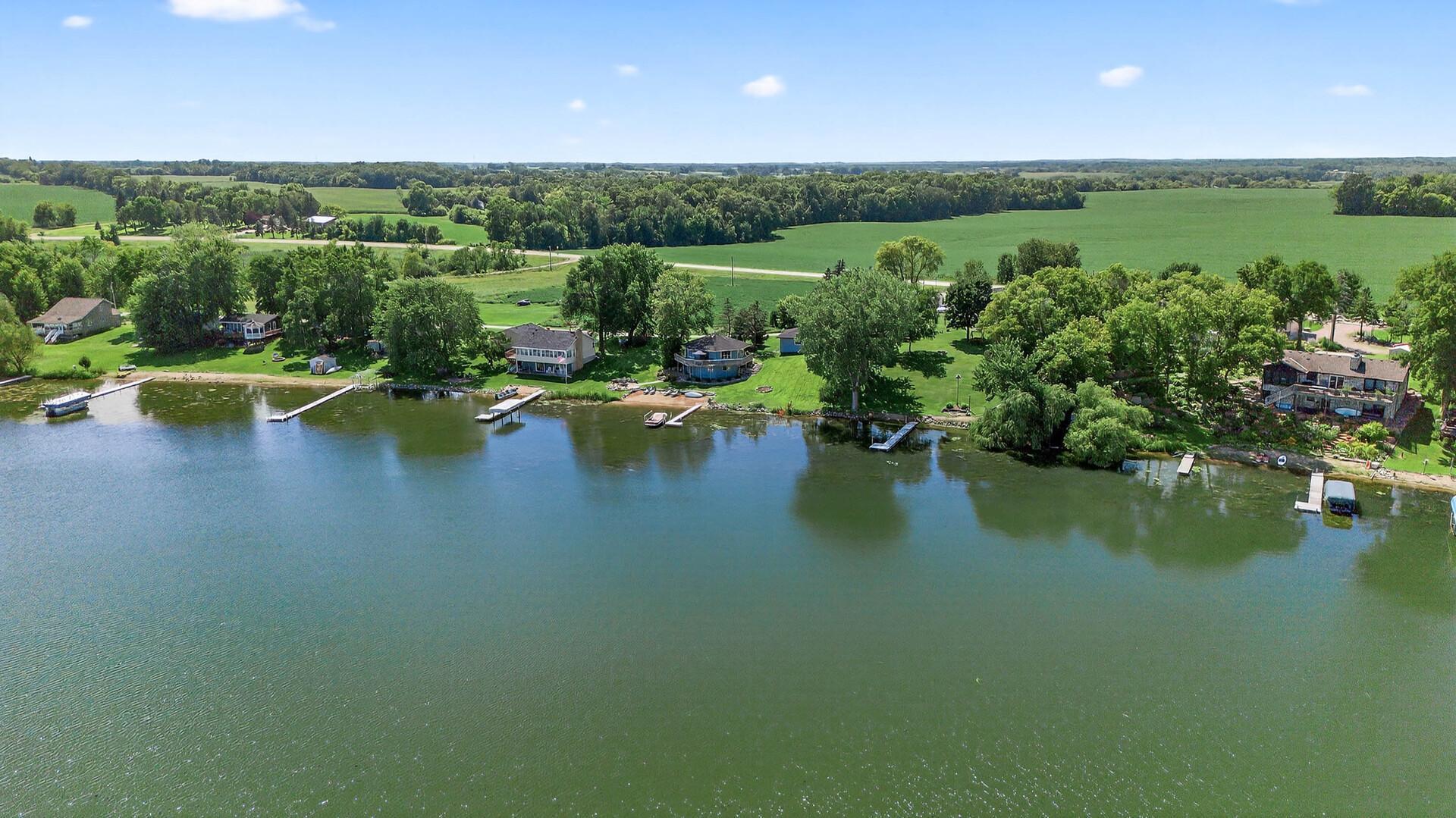 1794 Lawrence Circle NW Annandale MN 55302