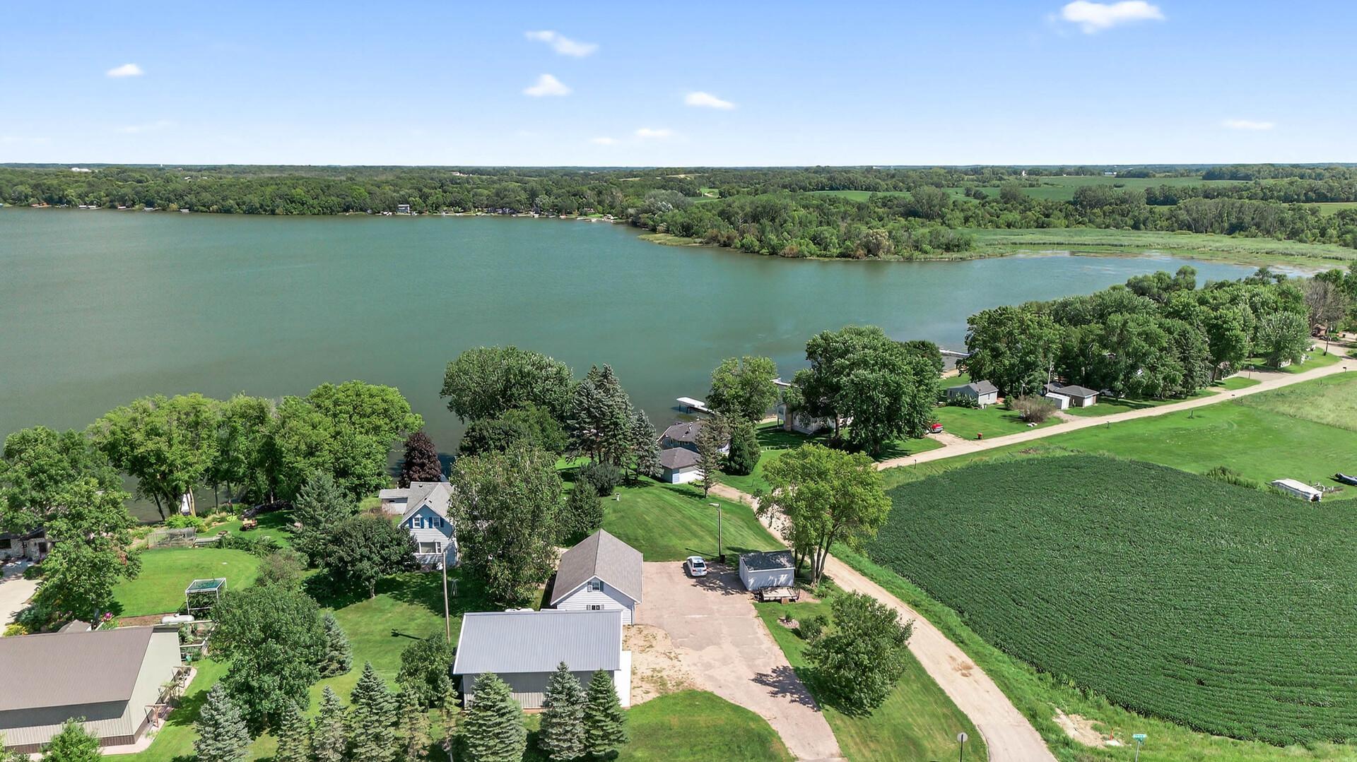 1794 Lawrence Circle NW Annandale MN 55302