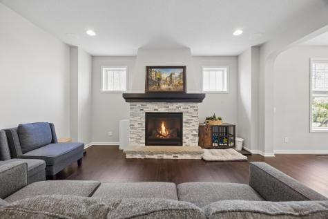 16315 Envoy Way Lakeville MN 55044