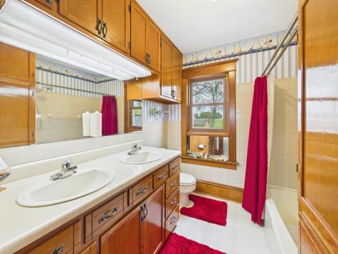 413 1st Avenue N Freeport MN 56331