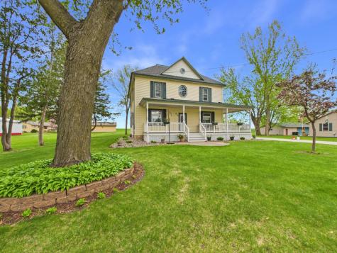 413 1st Avenue N Freeport MN 56331