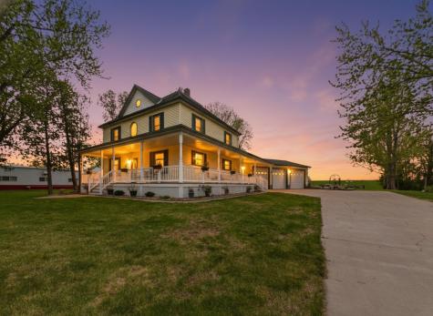 413 1st Avenue N Freeport MN 56331