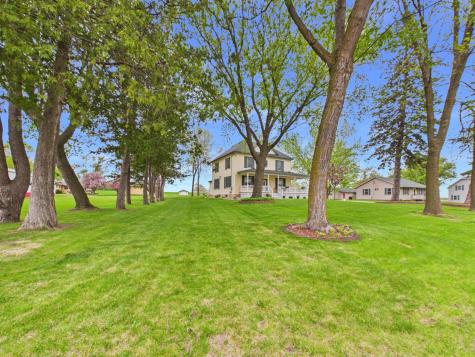 413 1st Avenue N Freeport MN 56331