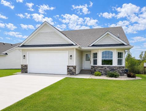 2524 Buchanan Lane S Cambridge MN 55008