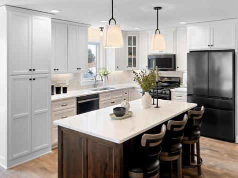 2524 Buchanan Lane S Cambridge MN 55008