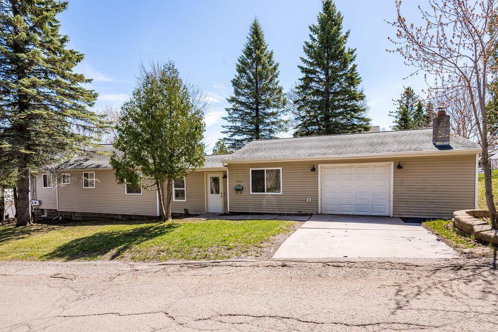 1540 N 7th Avenue E Duluth MN 55805