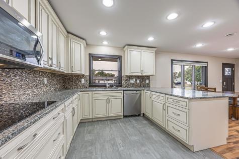 322 4th Avenue SE Hillsboro ND 58045