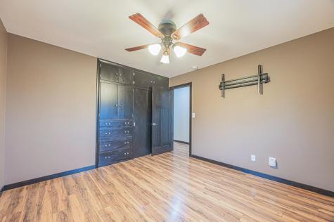 322 4th Avenue SE Hillsboro ND 58045