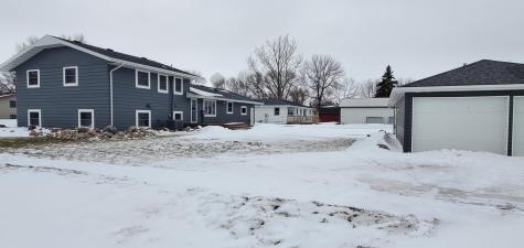 322 4th Avenue SE Hillsboro ND 58045