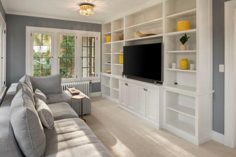 2740 W Lake Of The Isles Parkway Minneapolis MN 55416