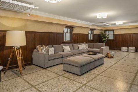 2740 W Lake Of The Isles Parkway Minneapolis MN 55416