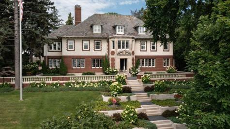 2740 W Lake Of The Isles Parkway Minneapolis MN 55416