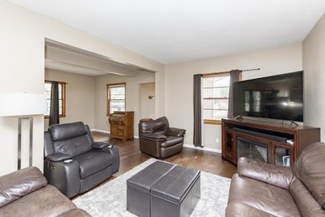 1009 18th Avenue N Moorhead MN 56560