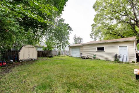 1009 18th Avenue N Moorhead MN 56560