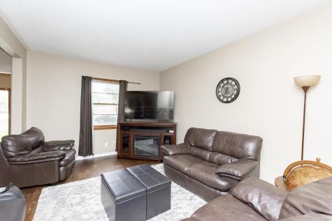 1009 18th Avenue N Moorhead MN 56560