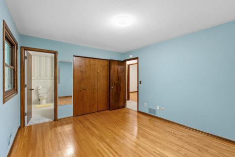 868 Cobb Road Shoreview MN 55126