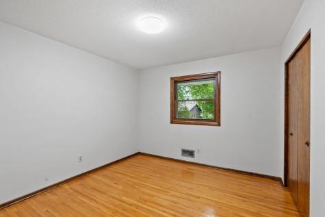 868 Cobb Road Shoreview MN 55126