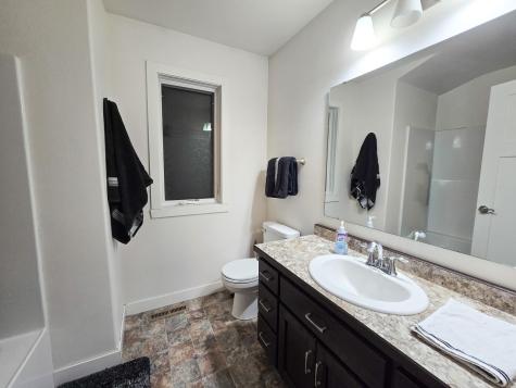 4864 Westminster Drive Moorhead MN 56560