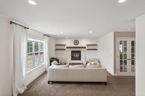 392 Pendryn Hill Curve Woodbury MN 55125
