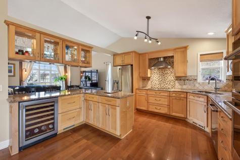 392 Pendryn Hill Curve Woodbury MN 55125