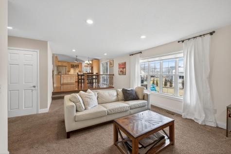 392 Pendryn Hill Curve Woodbury MN 55125