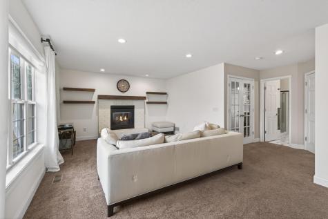 392 Pendryn Hill Curve Woodbury MN 55125