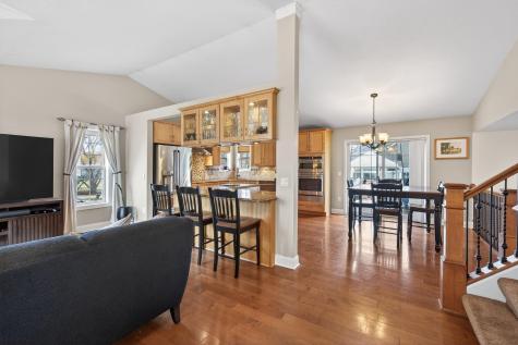 392 Pendryn Hill Curve Woodbury MN 55125