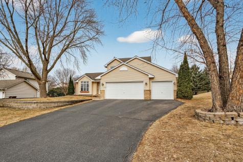 392 Pendryn Hill Curve Woodbury MN 55125