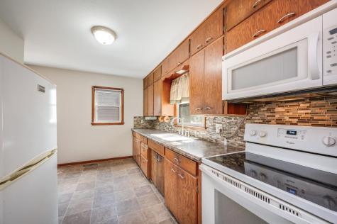 714 3rd Street N Saint James MN 56081