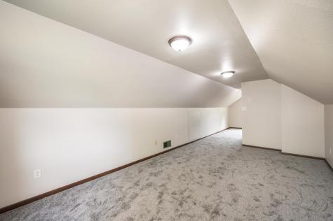 714 3rd Street N Saint James MN 56081