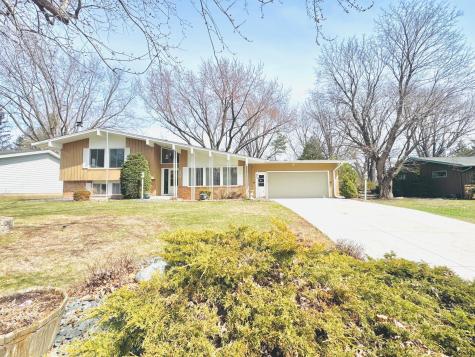 7829 Alden Way NE Fridley MN 55432