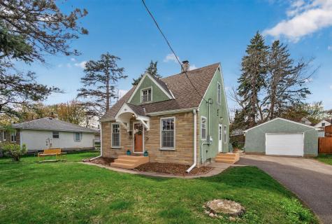 721 Parkway Drive Saint Paul MN 55106