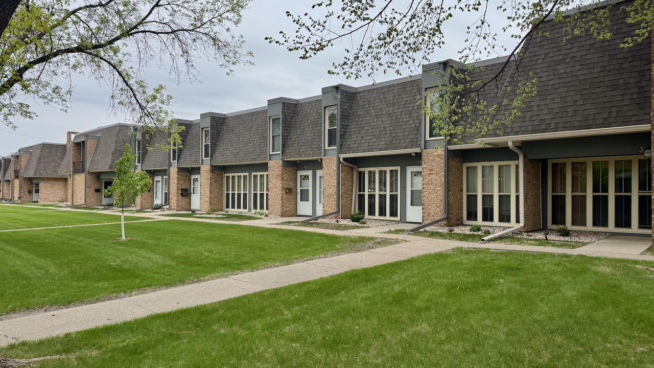 807 23rd Avenue S Moorhead MN 56560