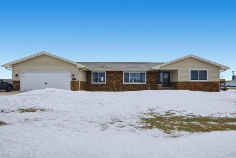 213 5th Street NW Gwinner ND 58040
